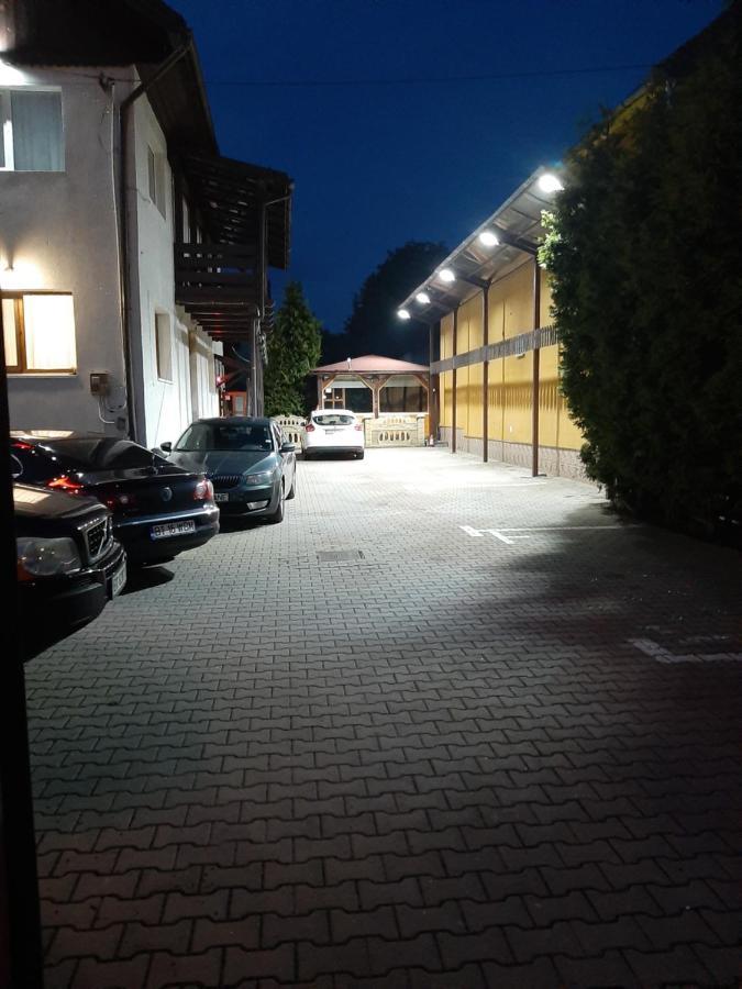 Hotel Casa Anemyra Săcele Exterior foto